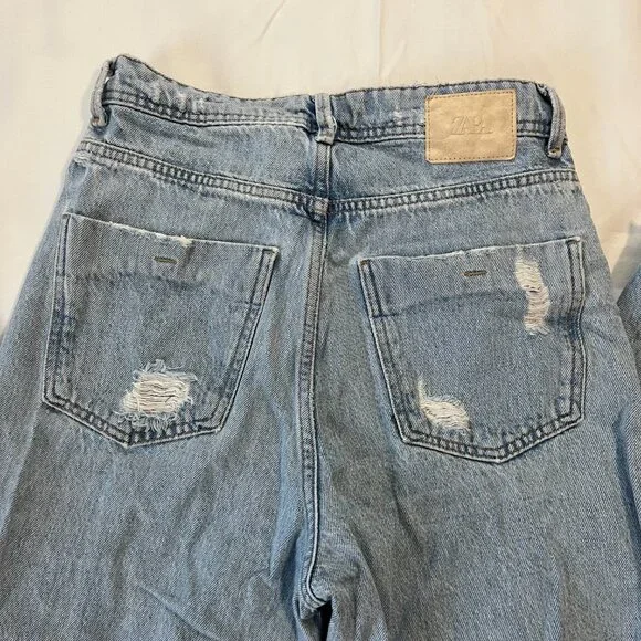 Zara Hi-Rise Cropped Wide Leg Fringe Cuff Light Wash Denim Jeans | Size 4 - Picture 8 of 10